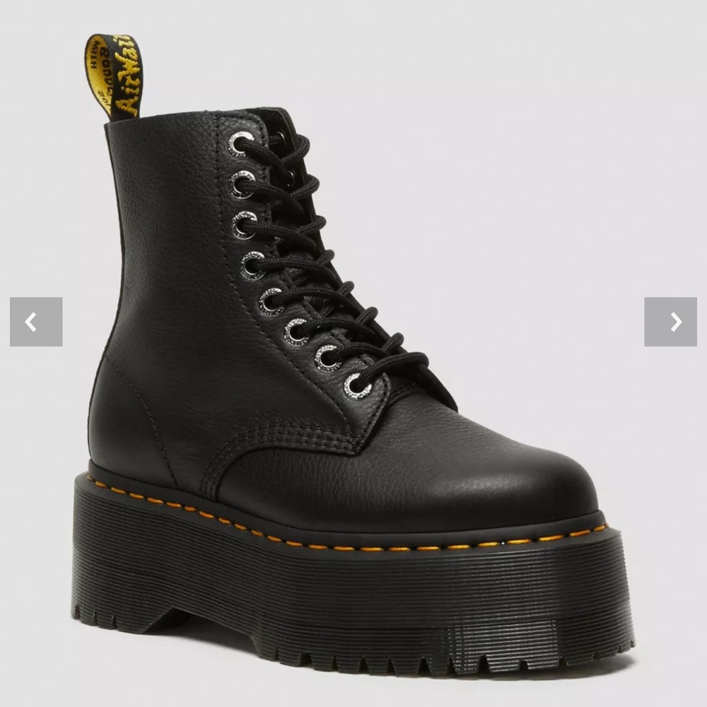 Dr. Martens - 1460 PASCAL MAX LEATHER PLATFORM BOOTS - Size 11W